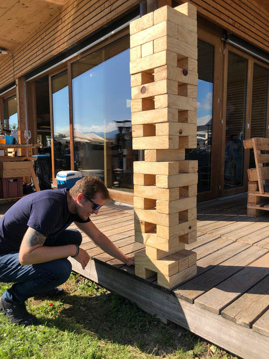 Jenga Mega mit 90 Klötzen